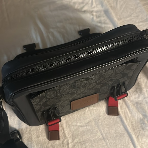 Coach Men’s Crossbody Bag in *PRISTINE* Condition - Picture 7 of 16